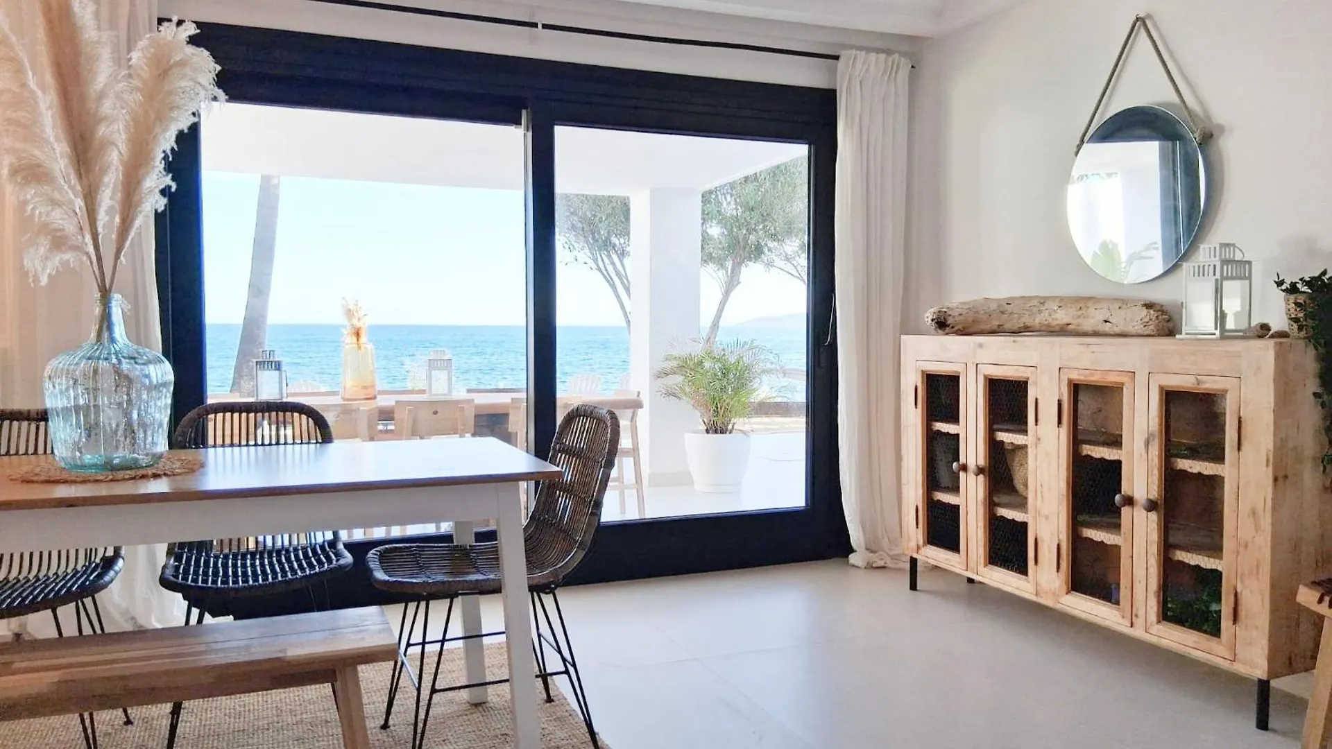 Beachfront Villa Estepona